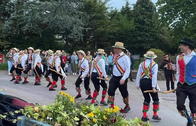 picture of dancing at Rowberrow