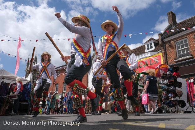 picture of dance in high street